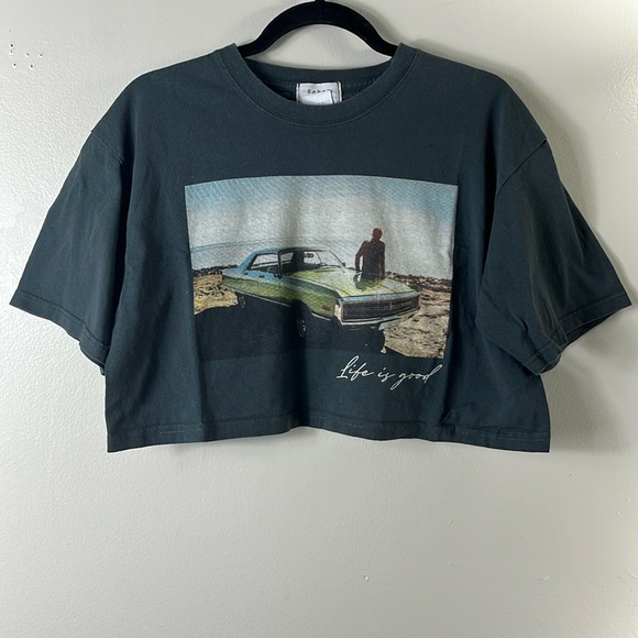 Urban Nation Grey graphic print crop top women’s size L - Picture 1 of 8